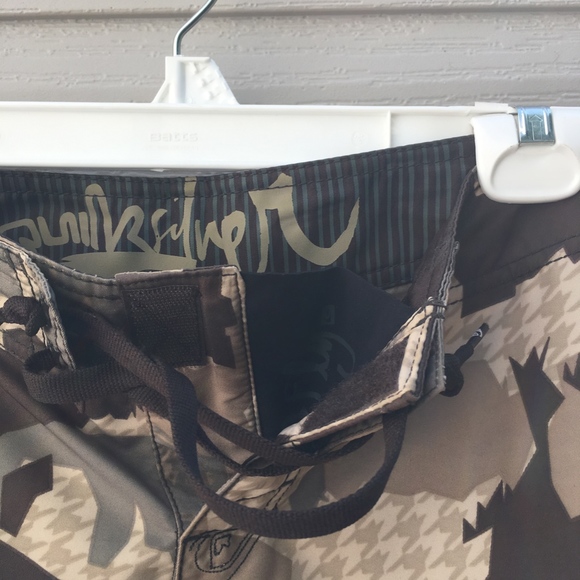 Swim Trunks + Quiksilver - Picture 4 of 7